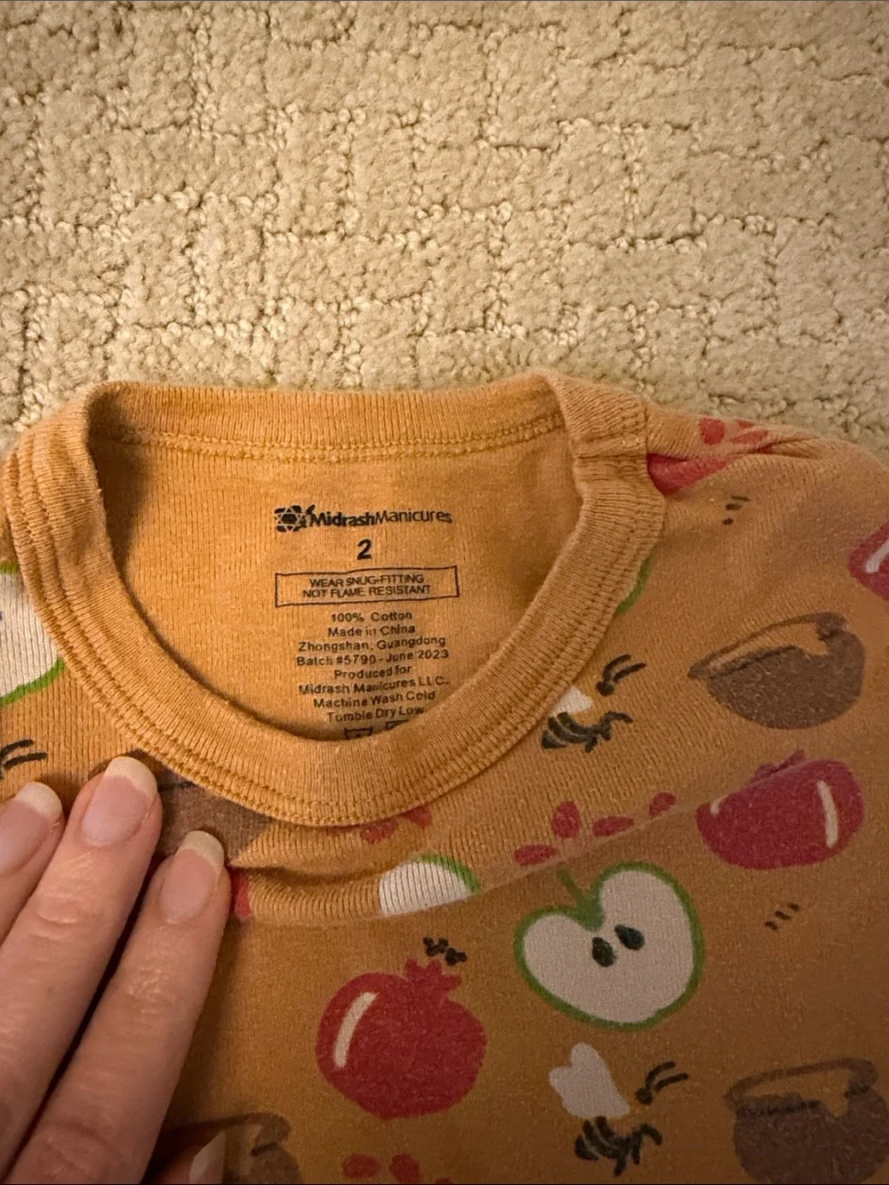 Toddler 2T apples and honey Rosh Hashanah Pajamas